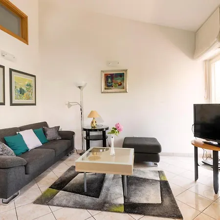 Magnon Apartment *